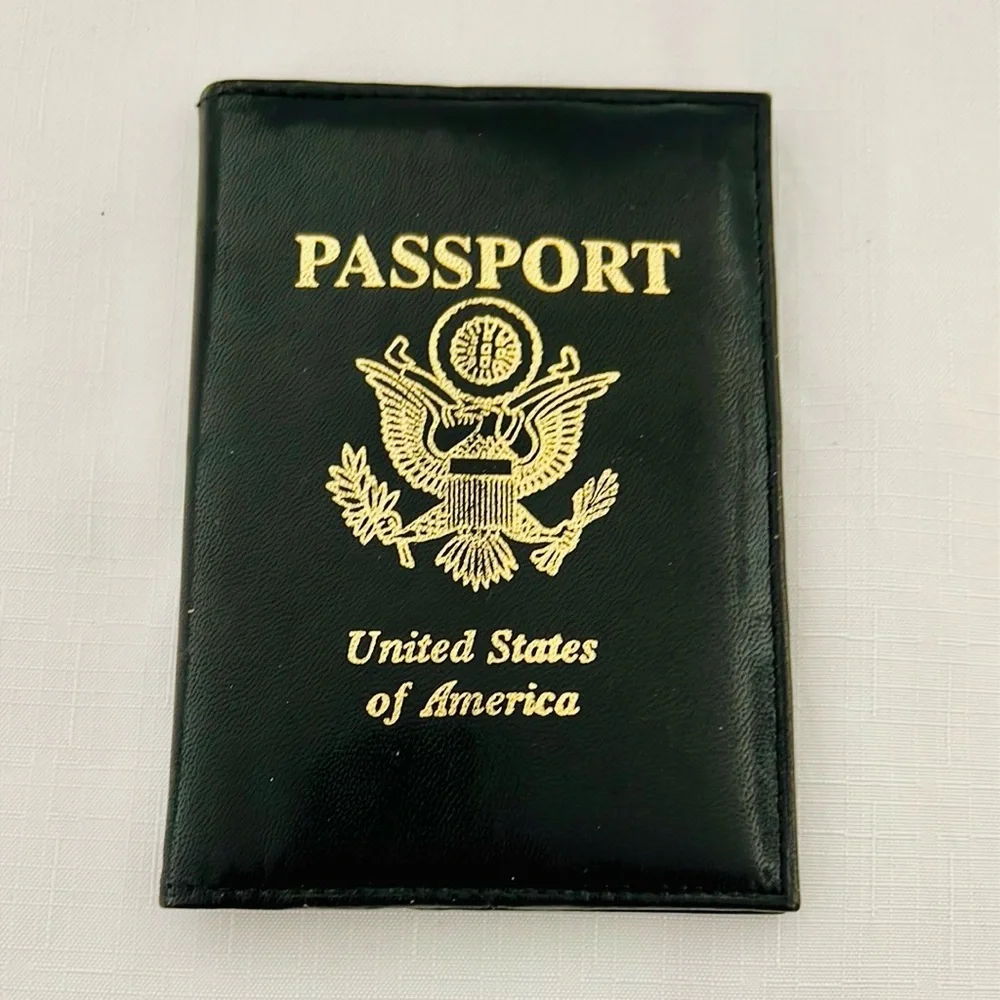 Passport Holder / Passport~United States Of America in Gold Embossing